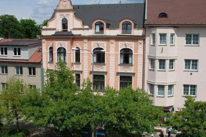 Penzion Lara Τσέσκε Μπουντεγιόβιτσε Εξωτερικό φωτογραφία